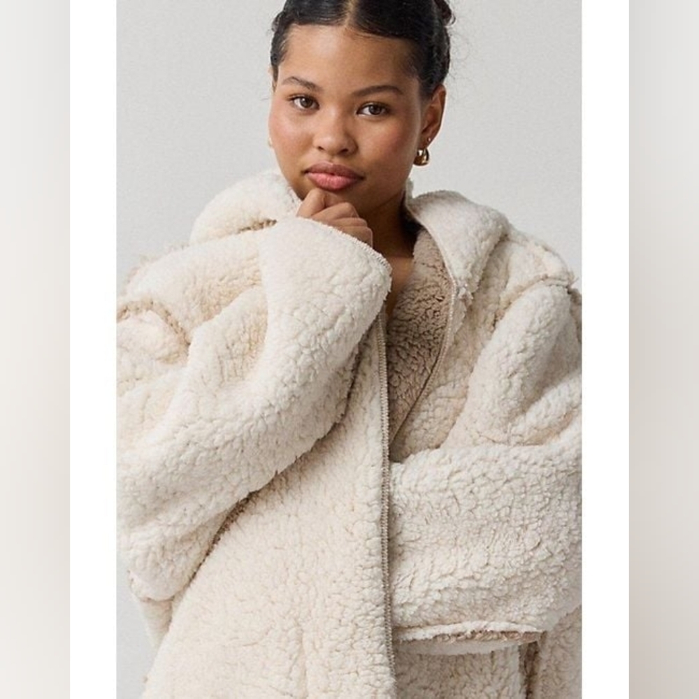 NWOT Urban Outfitters Out From Under Cloud Nine Sherpa Reversible Fleece - Picture 5 of 5